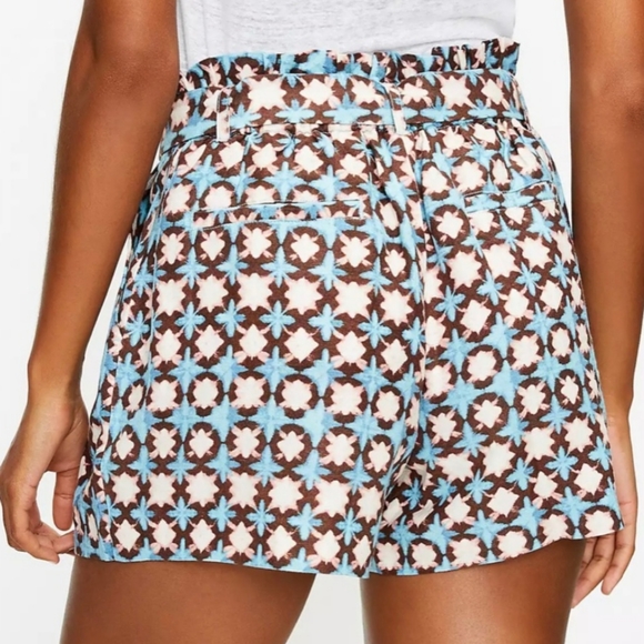 Loft Paperbag Pull On Shorts In Sunwashed Floral Linen Blend - Picture 2 of 7